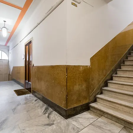 Canonica - Garisenda Apartment *
