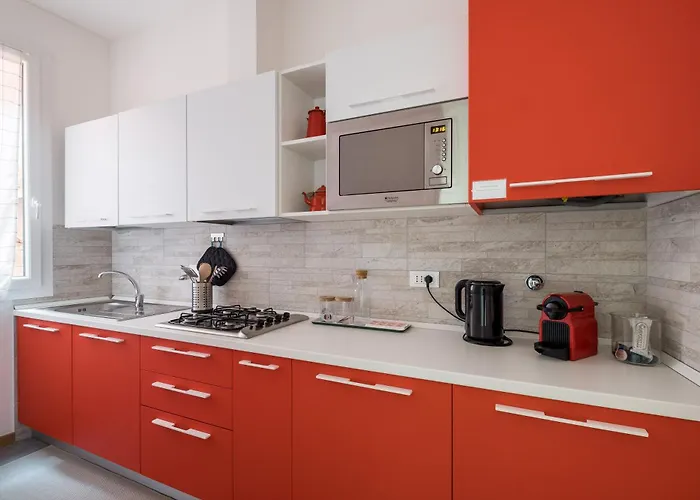Canonica - Garisenda Apartman