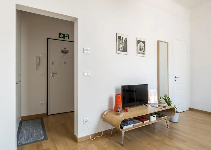 Canonica - Garisenda Apartman