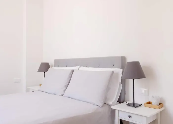 Canonica - Garisenda Apartman