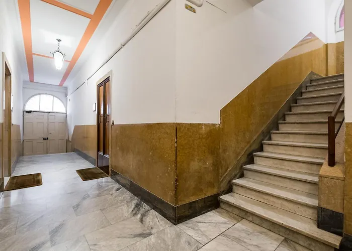 Canonica - Garisenda Apartman *