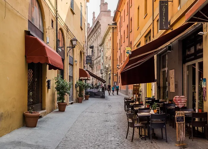 Canonica - Garisenda * Bologna